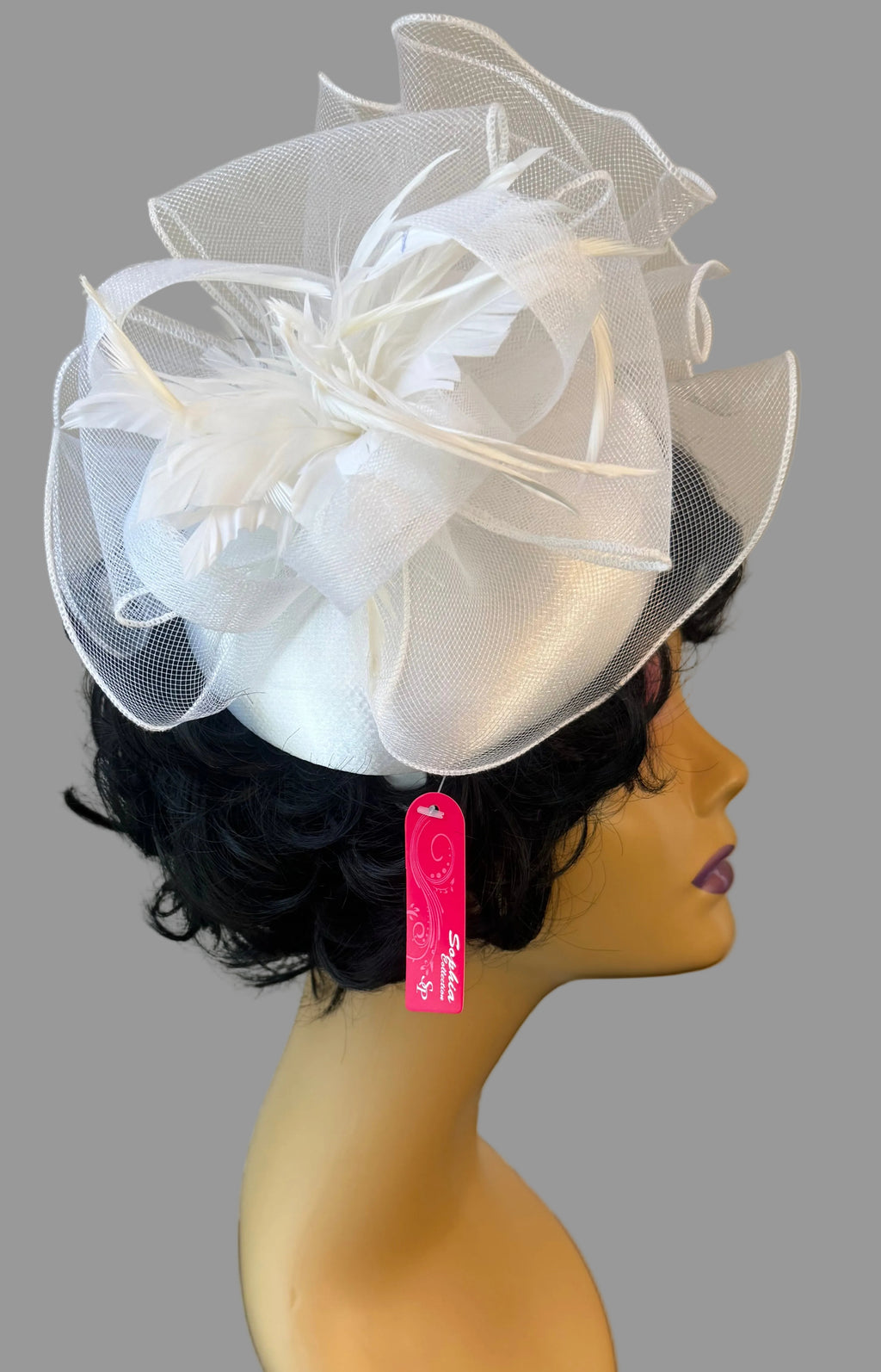 WHITE CAP FASCINATOR